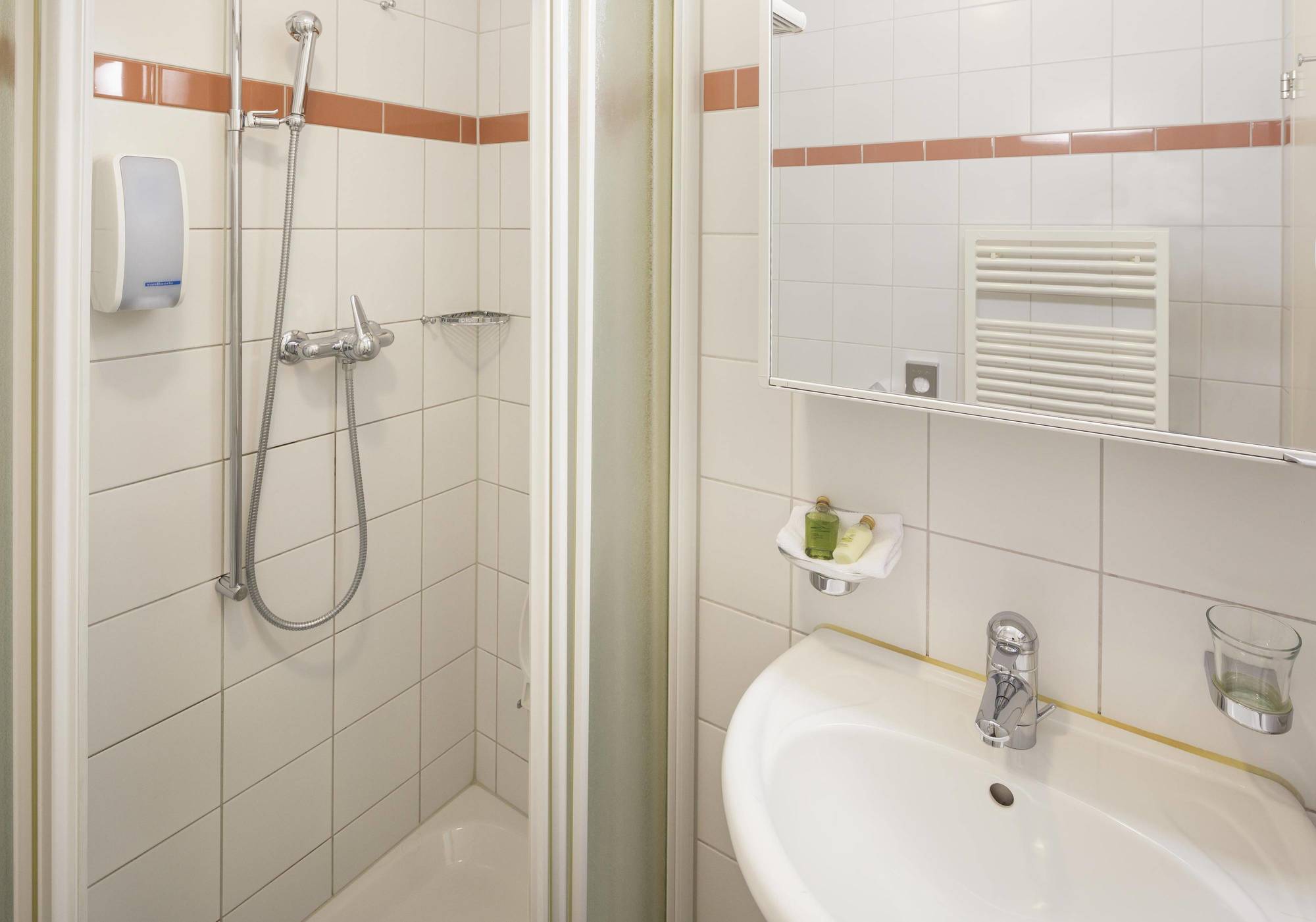 Wellness Hotel Tenedo - Thermalquellen Resort Bad Bad Zurzach Dış mekan fotoğraf